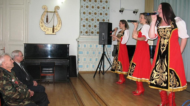 Песни о войне тронули до слёз ветеранов Прикубанского округа