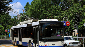 В Краснодаре временно изменится схема движения троллейбуса № 10 и шести муниципальных автобусов