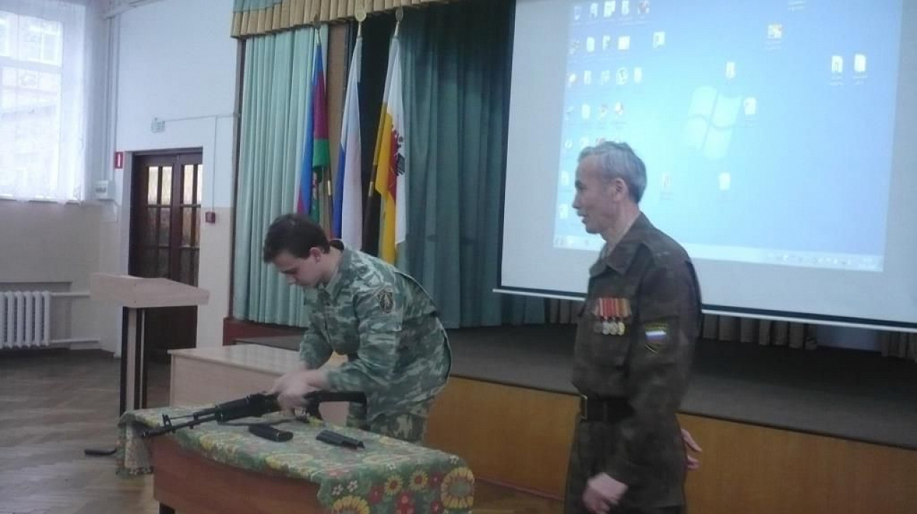 МБОУ гимназия № 18 Соревнования по сборке-разборке автомата Калашникова
