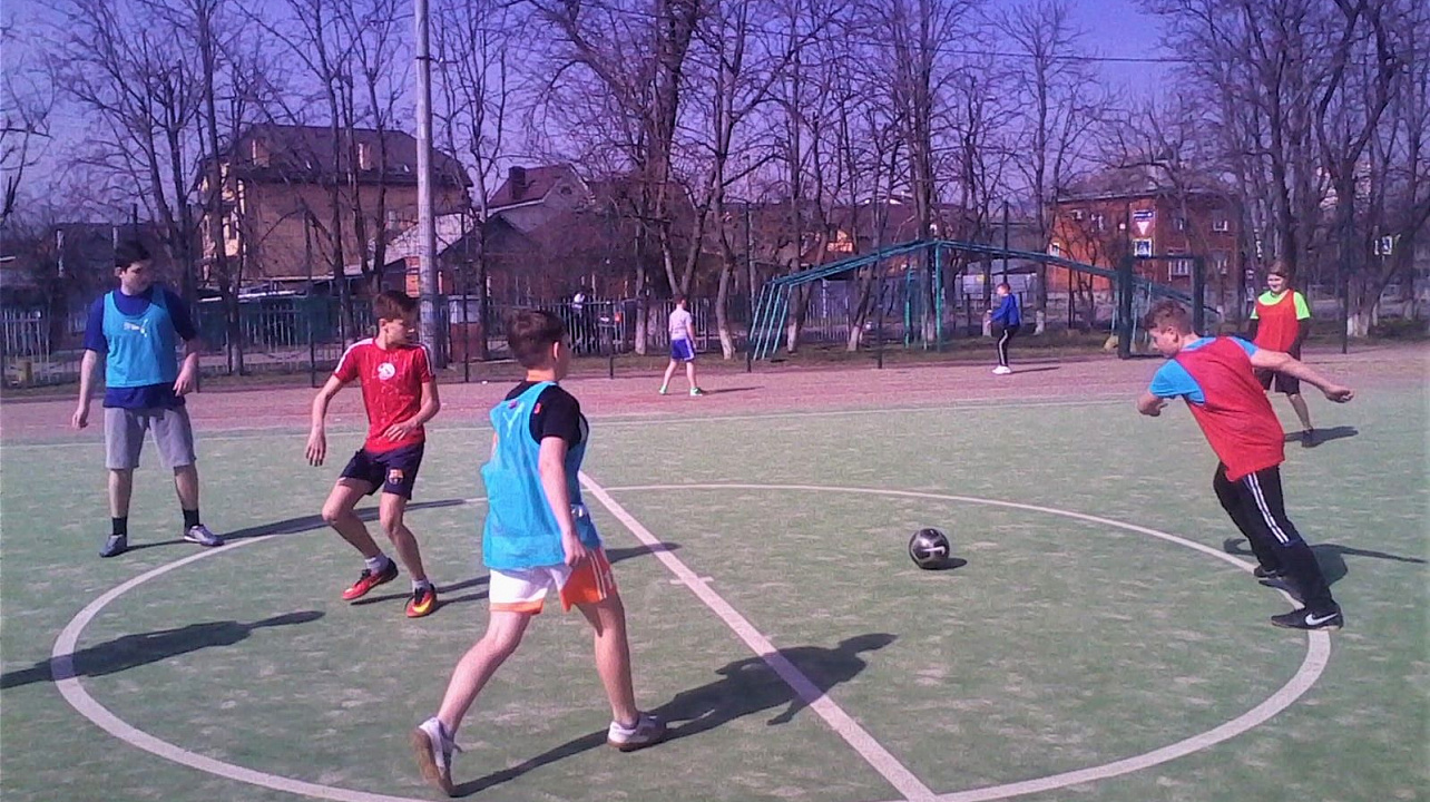 Стартовал весенний турнир по мини-футболу