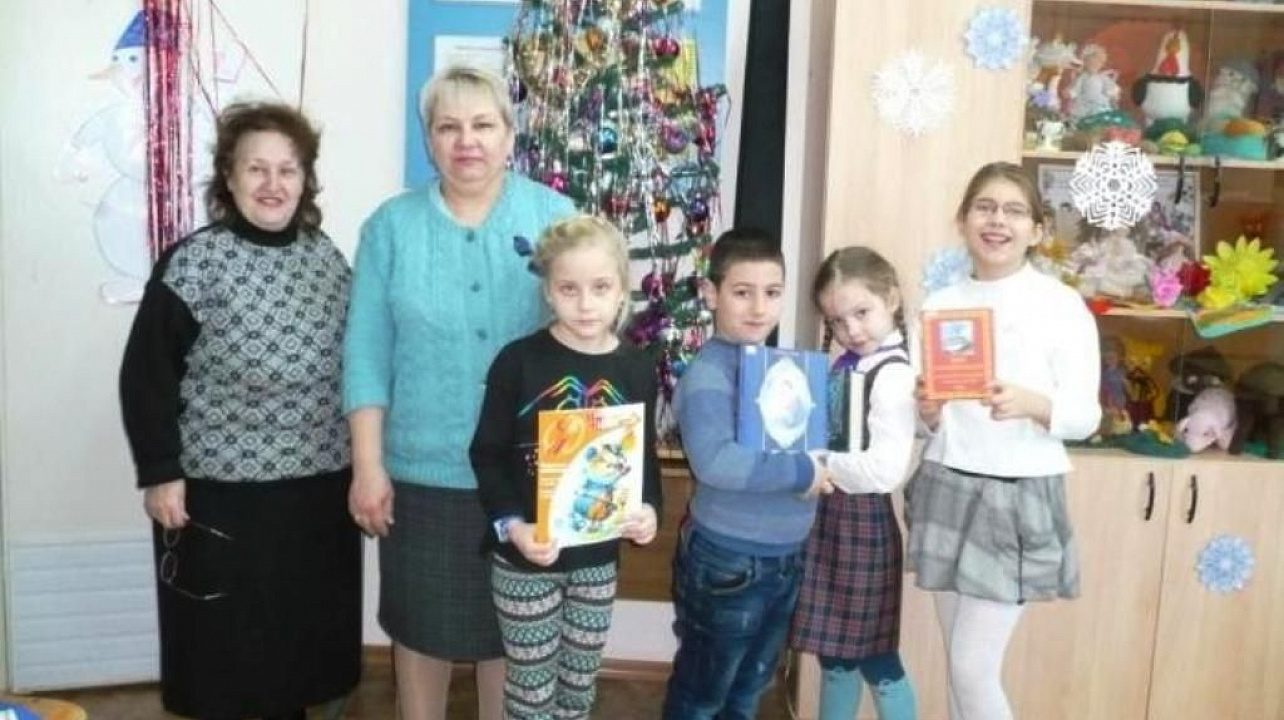 Психолог библиотеки Западного округа провел библиотерапию «Новогодние подарки»