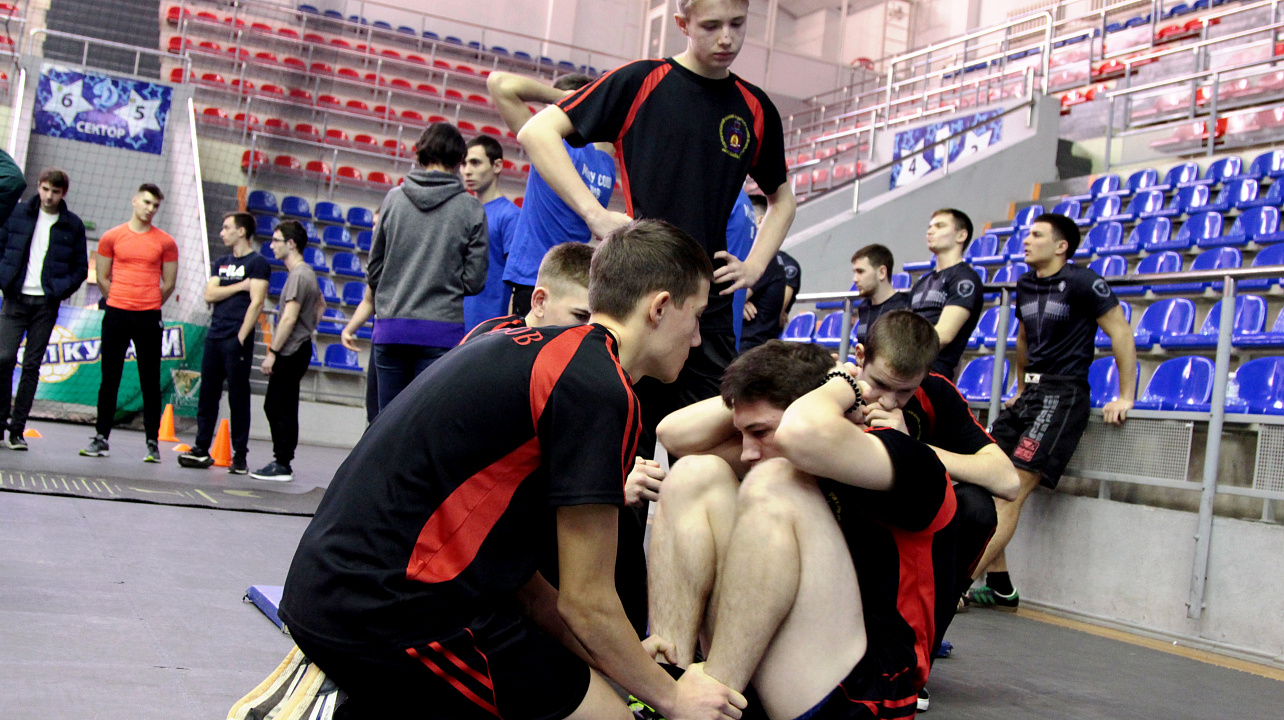 Тренируйся раз по сто - сдашь все нормы ГТО!