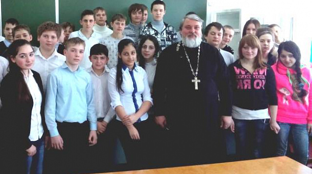 Учащиеся школы № 67 пос. Водники встретились с отцом Владимиром