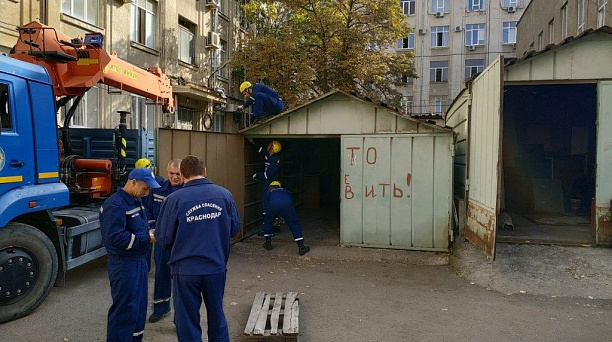 В Западном округе ликвидируют незаконно построенные гаражи