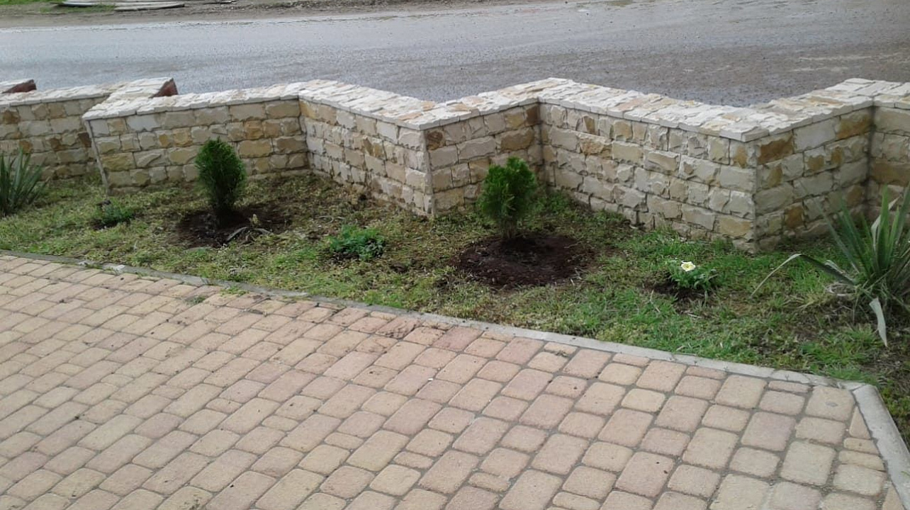 Чернобыльцы Прикубанского округа провели субботник на аллее Памяти чернобыльцев в Фестивальном микрорайоне