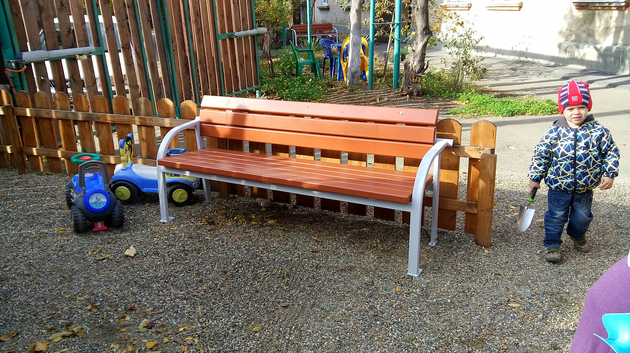 Благоустройство территории продолжается в Западном округе