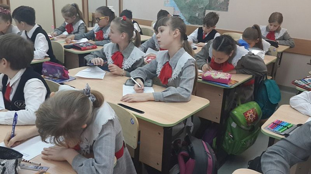 В гимназии № 92 Центрального округа прошла акция «Письмо герою»