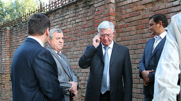 Медицинский университет заново обнесут стеной