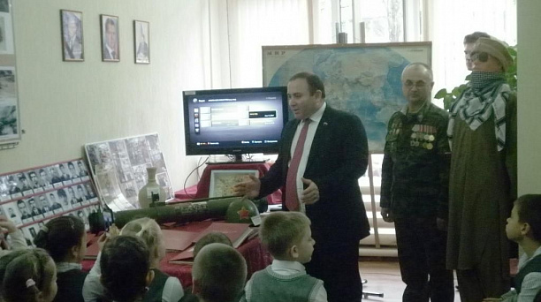Депутат городской Думы Краснодара Зорик Садоян принял участие в уроке мужества в музее прикубанских афганцев