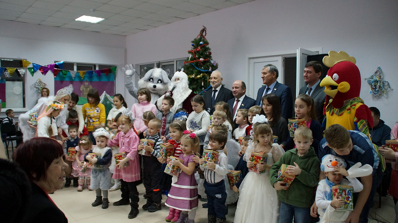 В Юбилейном микрорайоне прошло театрализованное представление для ребят