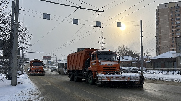 В Краснодаре в течение дня 18 января было очищено от снега более 290 км дорог