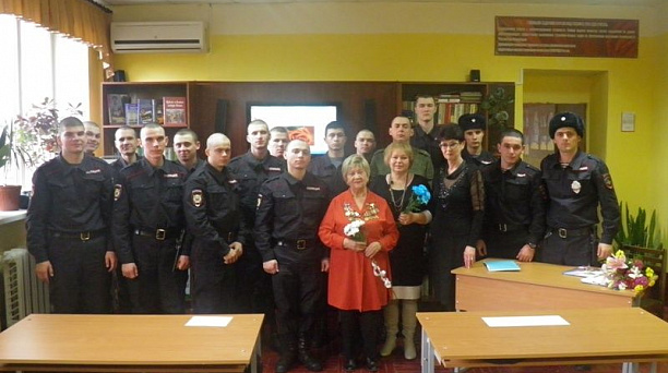 В войсковых частях, дислоцированных в Центральном округе, проходят встречи с жителями блокадного Ленинграда