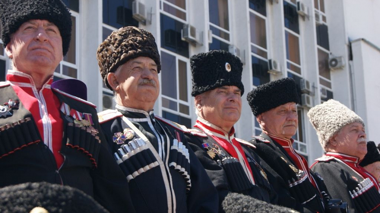 Казаки Екатеринодарского районного казачьего общества приняли участие в параде