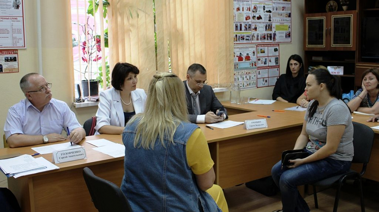 Глава администрации Центрального округа Елена Малова провела прием руководителей органов ТОС