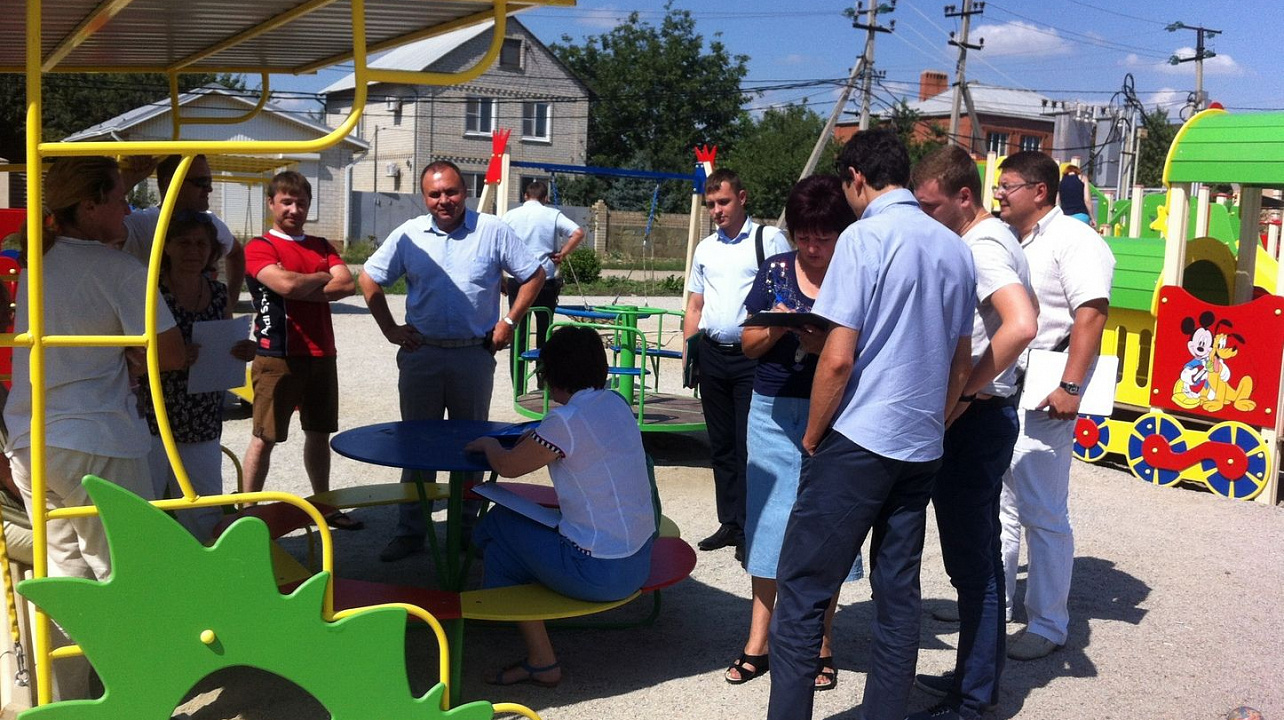 На улице Геодезической состоялась встреча активистов ТОС №481 с главой Калининского сельского округа