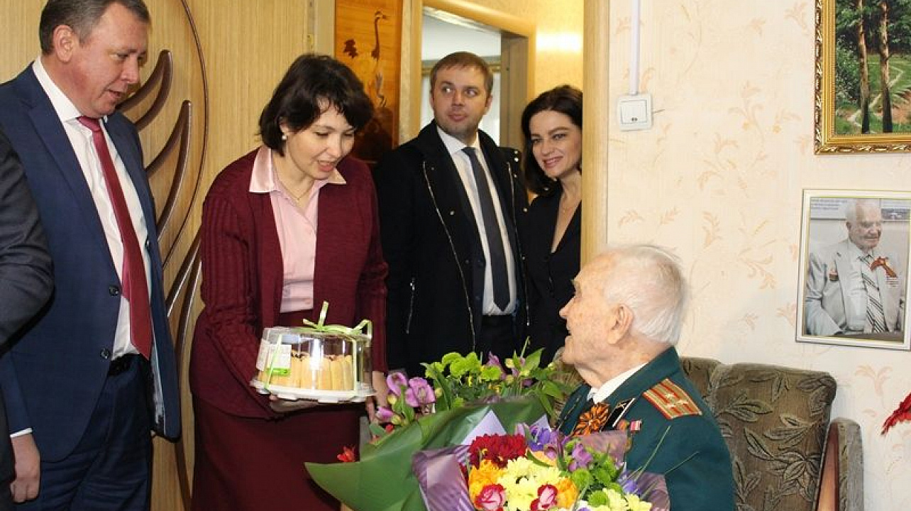 Участника ВОВ, Почетного гражданина города Краснодара Николая Николаевича Давыдова поздравили с Днем защитника Отечества