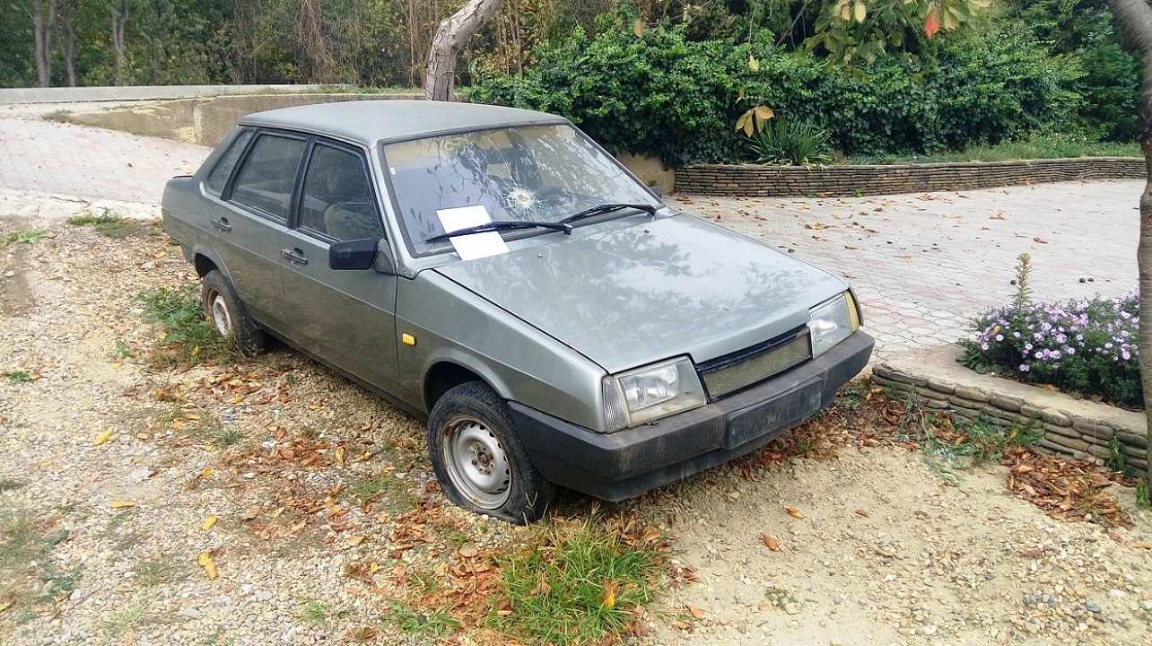 В Западном округе продолжается мониторинг улиц с целью выявления и уборки транспортных средств, брошенных собственниками