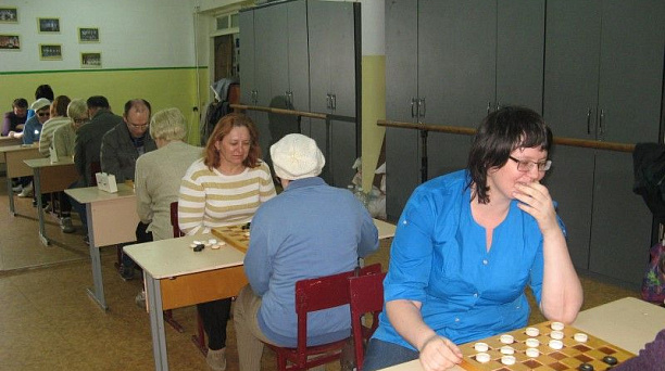 Прошли соревнования по шашкам среди инвалидов по зрению