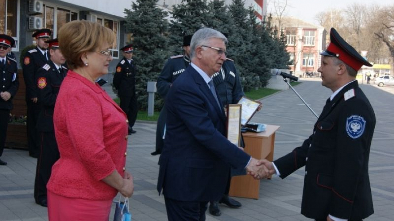 Смотр казаков-дружинников