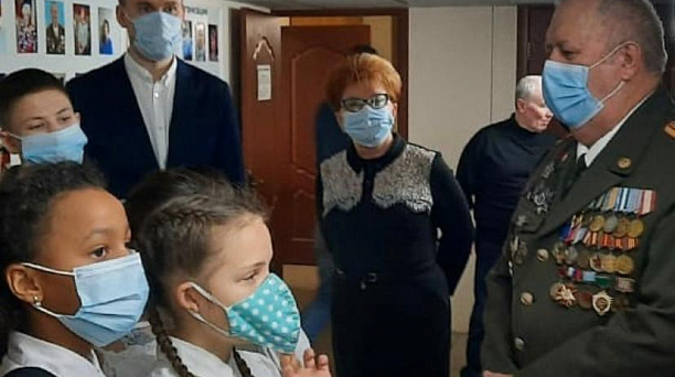 Юные активисты ТОС № 330 приняли участие в круглом столе в честь 32-й годовщины вывода войск из Афганистана