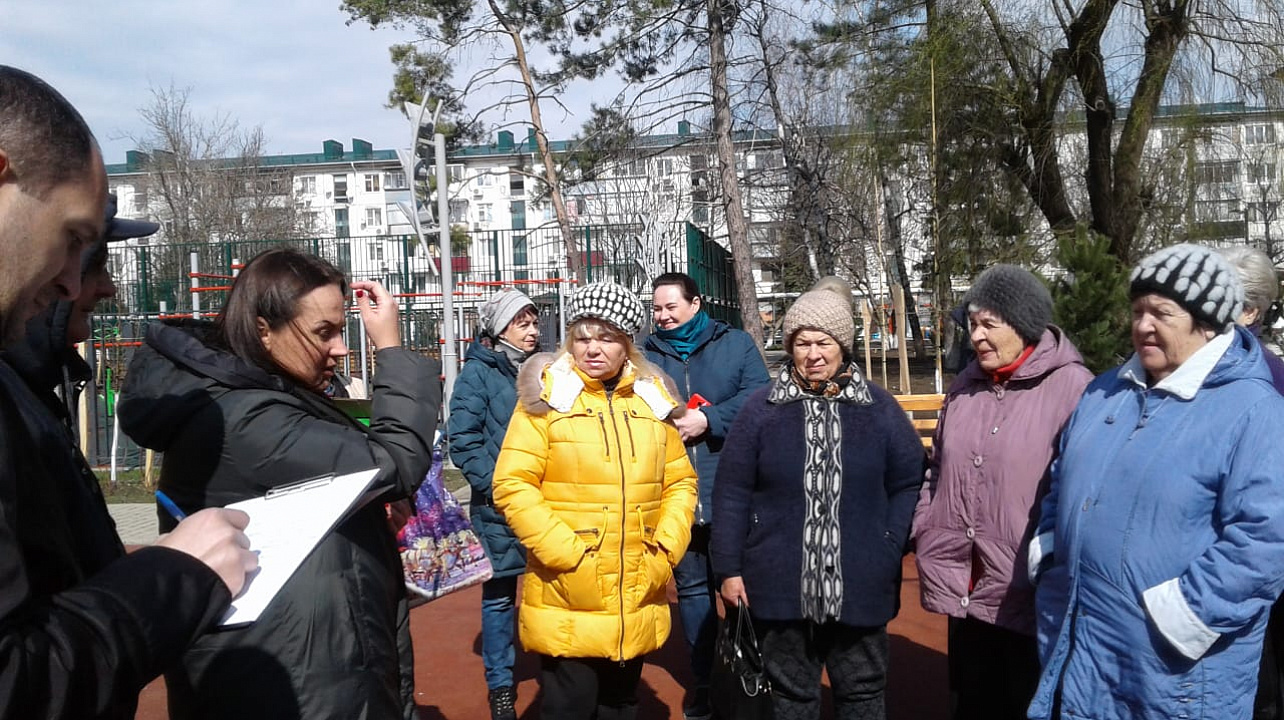 В поселке Лорис состоялась информационная встреча