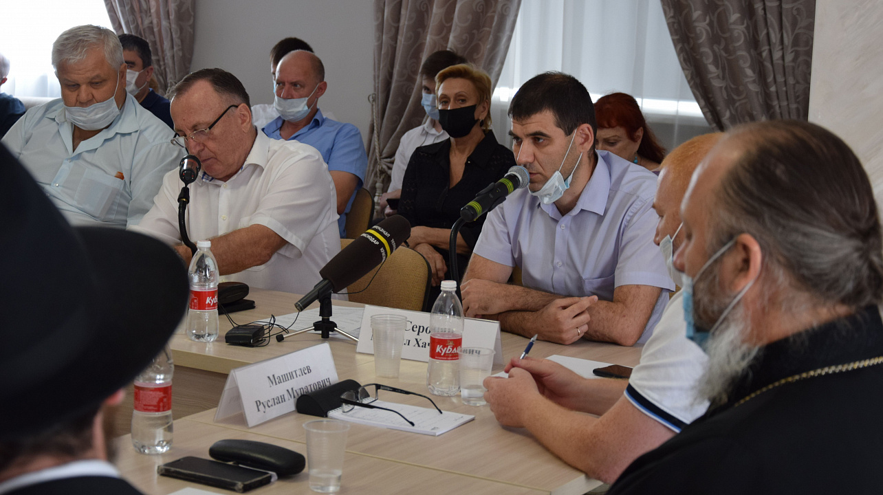 «Круглый стол», посвящённый Дню солидарности в борьбе с терроризмом, провели в Краснодаре (3).JPG