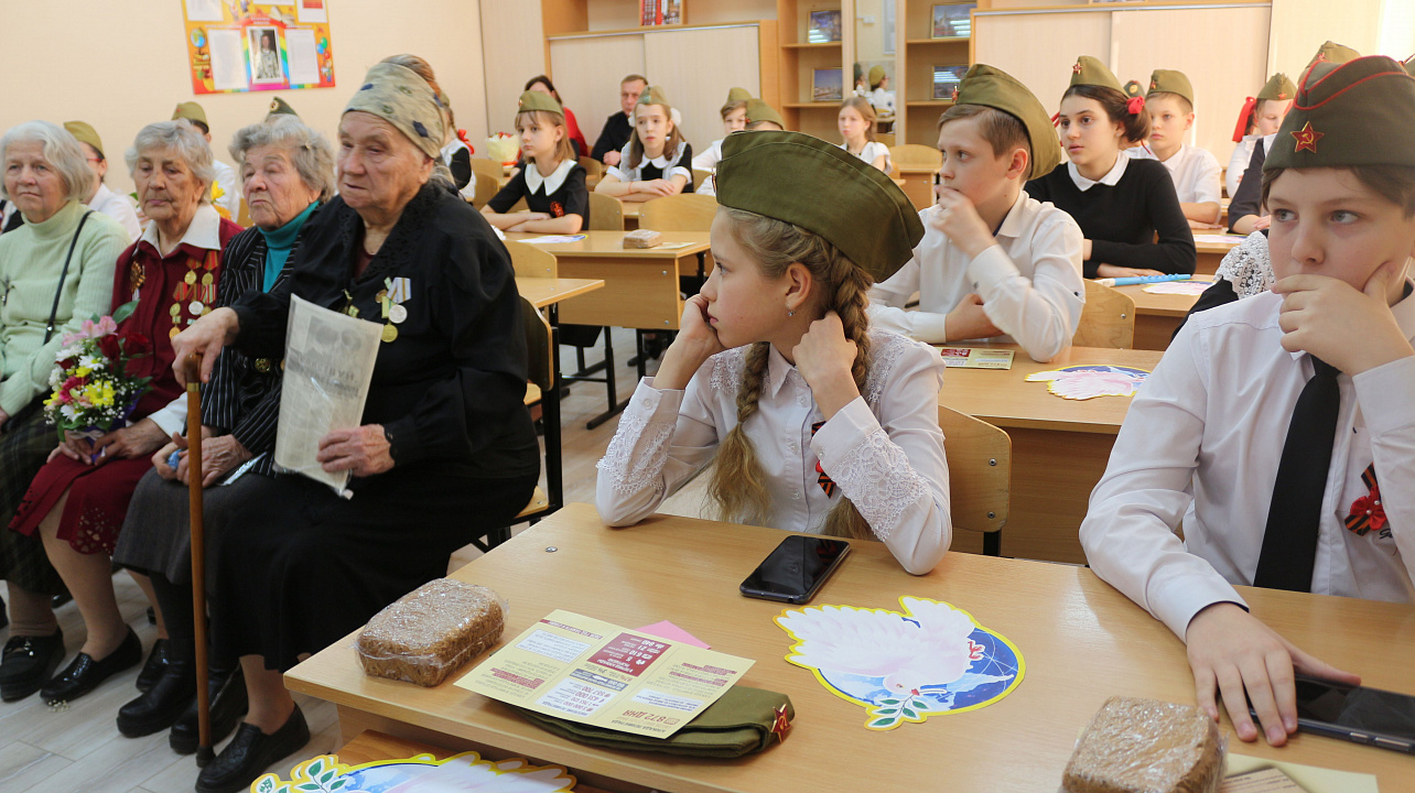 В Прикубанском округе поздравили ветеранов-блокадников