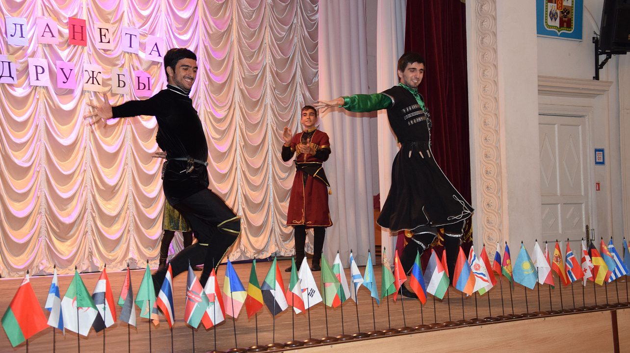 Праздничную программу «Планета дружбы» провели в Краснодаре (7).JPG