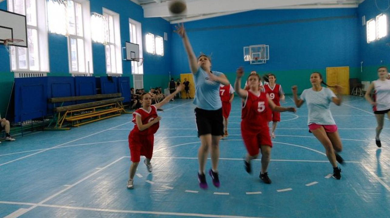 Выпускники школы № 30 приняли участие в баскетбольном турнире