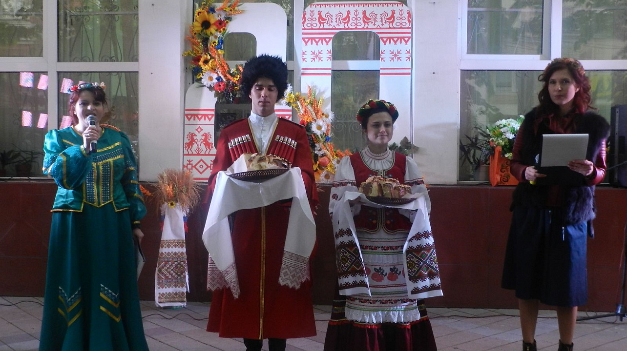 Литературно-музыкальный праздник прошел в библиотеке Западного округа