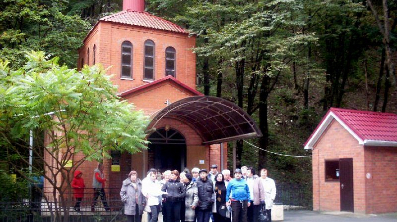 Инвалиды Центрального округа побывали на экскурсии по святым местам