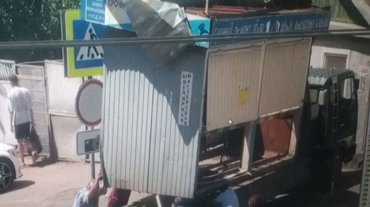 В Центральном округе демонтирован незаконно установленный ларек