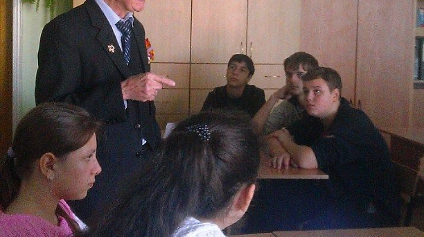 Ветеран войны Константин Бондарев поучаствовал в жюри конкурса знатоков в Прикубанском округе