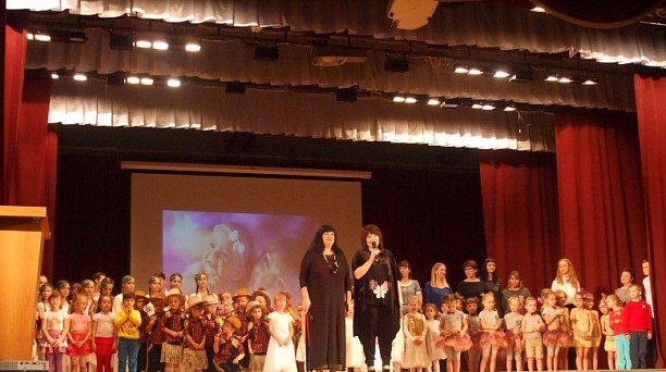 Радужный дождь ко Дню Матери