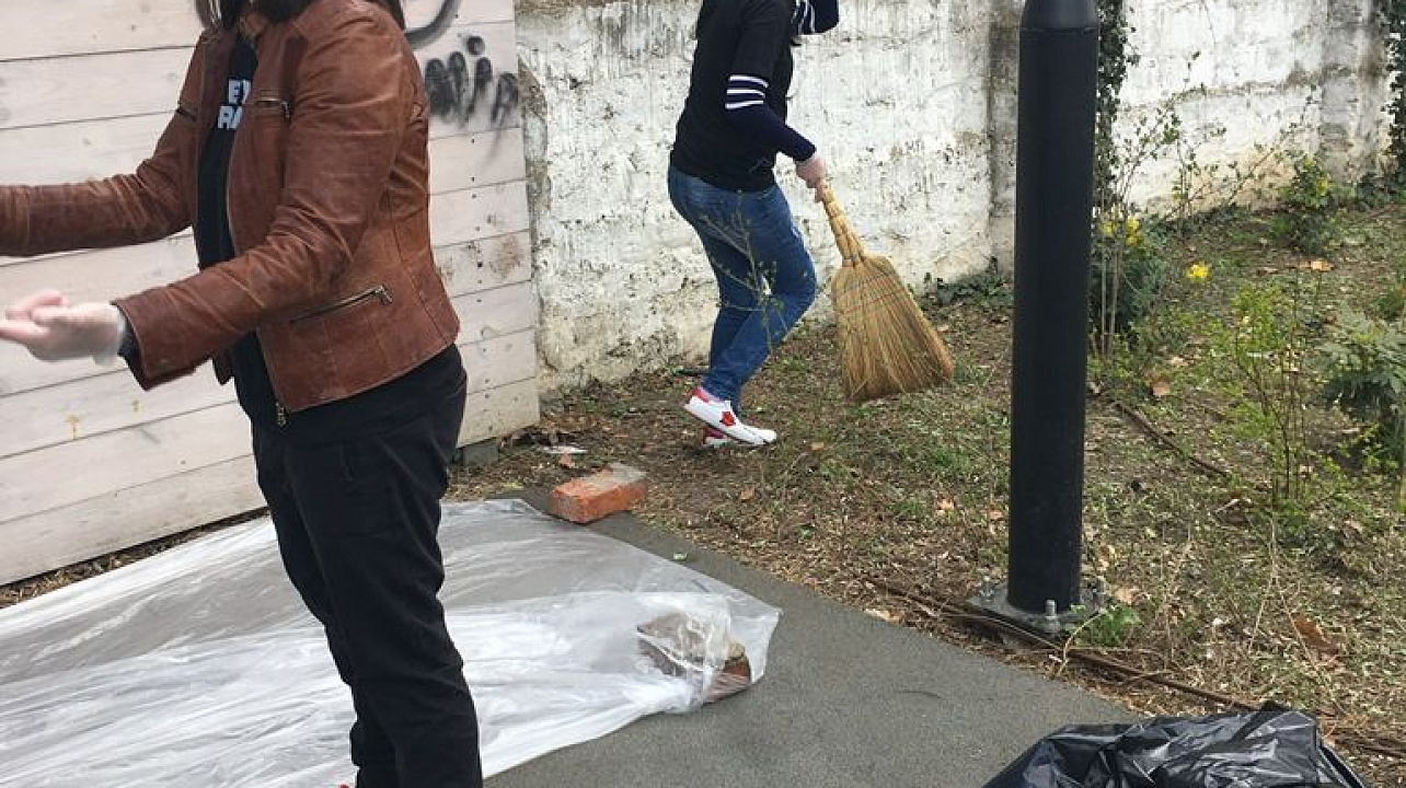 В сквере на улице Дальней прошел субботник