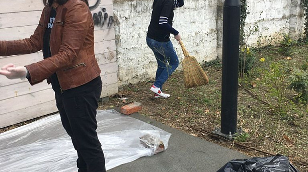 В сквере на улице Дальней прошел субботник