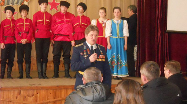 Учащиеся прикубанской школы №76 подготовили яркое выступление для воинов-интернационалистов