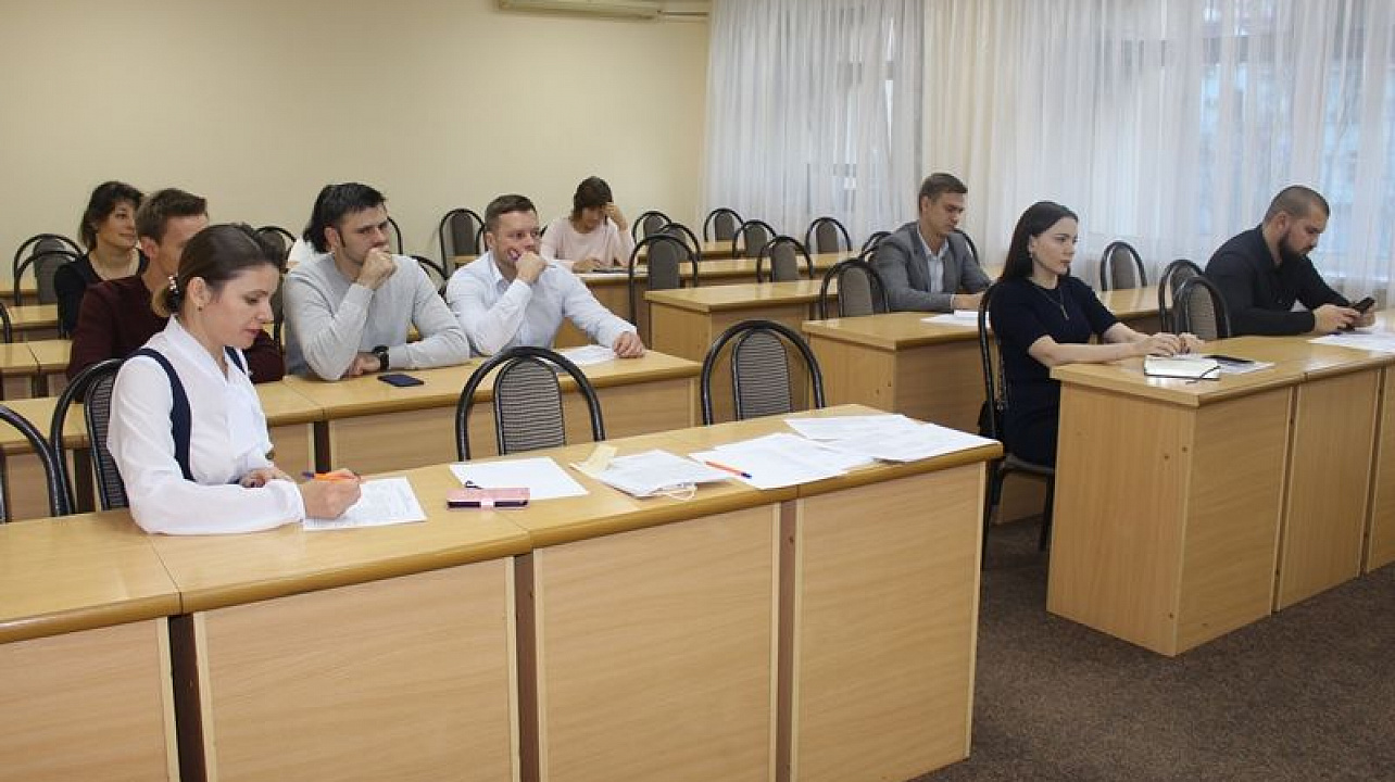 Глава Центрального округа Краснодара Елена Малова обсудила вопросы благоустройства с председателями органов ТОС