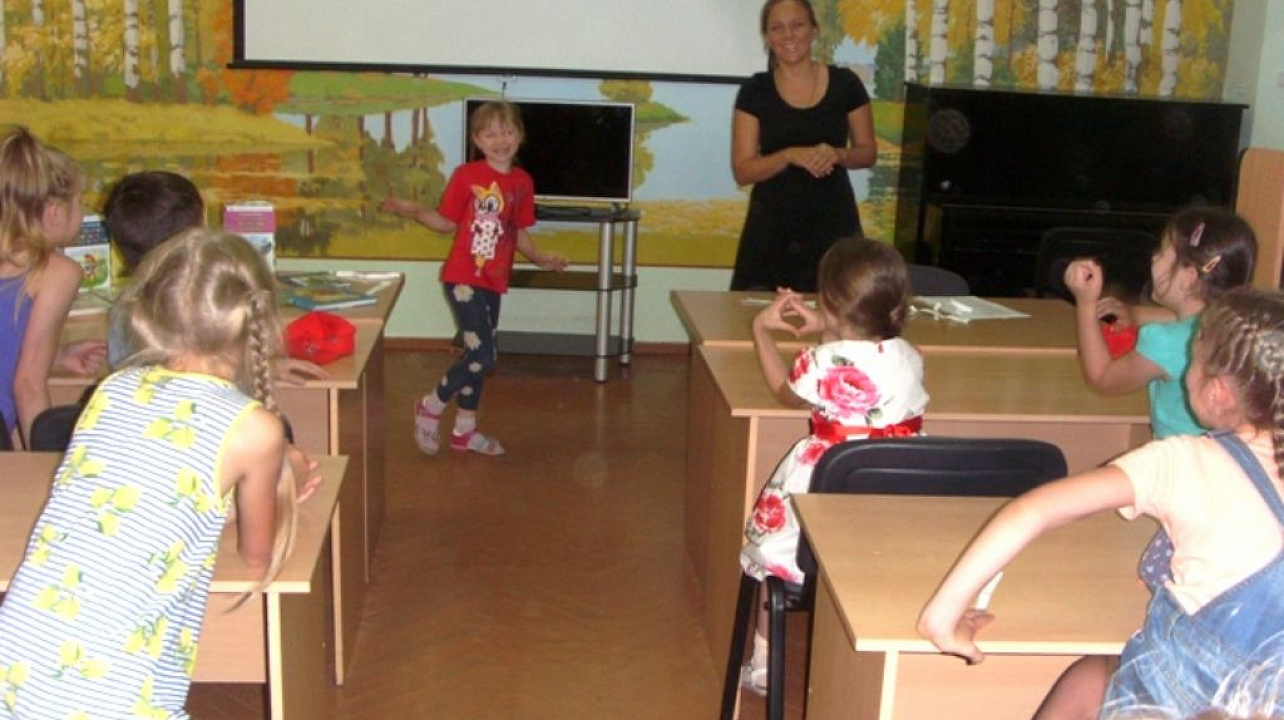 В библиотеке Западного округа провели занимательный видеокалейдоскоп «Поднять парус приключений»