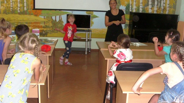 В библиотеке Западного округа провели занимательный видеокалейдоскоп «Поднять парус приключений»