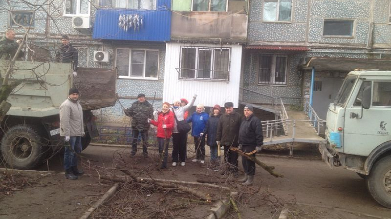 В городе Краснодаре прошел очередной субботник.