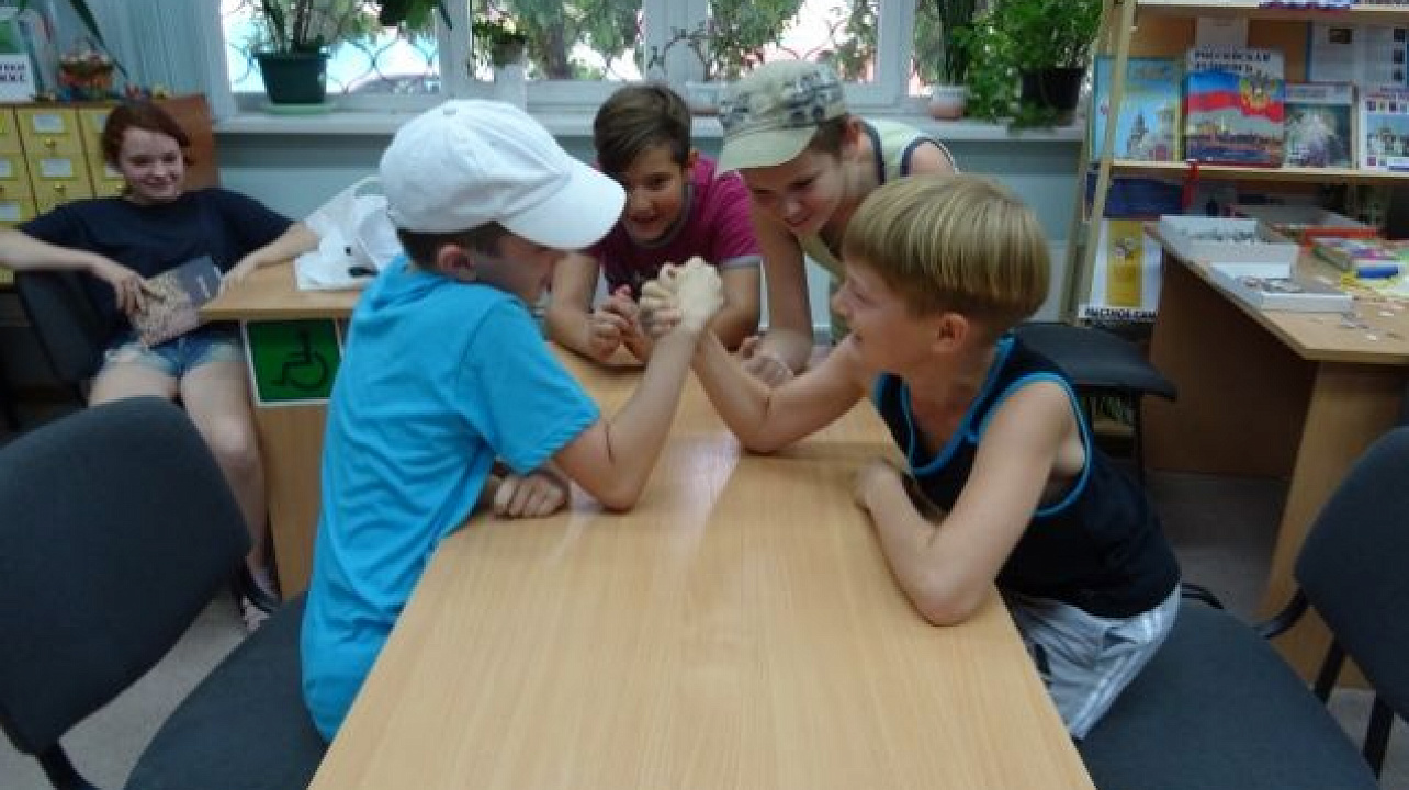 В библиотеке Западного округа провели мероприятие ко Дню физкультурника