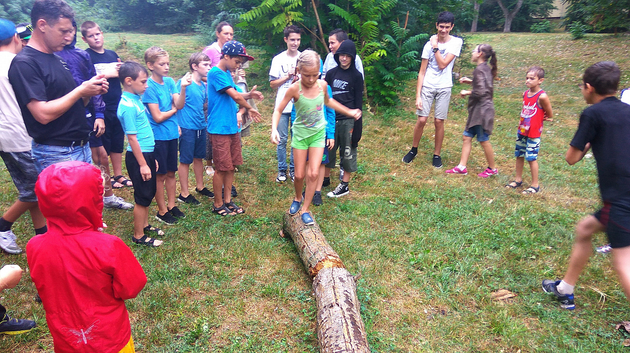 В западном округе прошли соревнования по туристическому многоборью