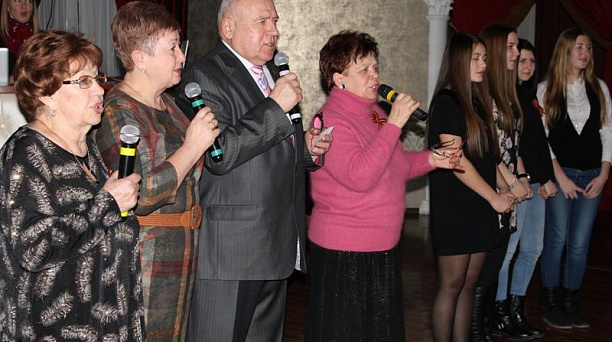 День освобождения Краснодара от немецко-фашистских захватчиков ветераны и молодежь Центрального округа отметили в караоке-клубе