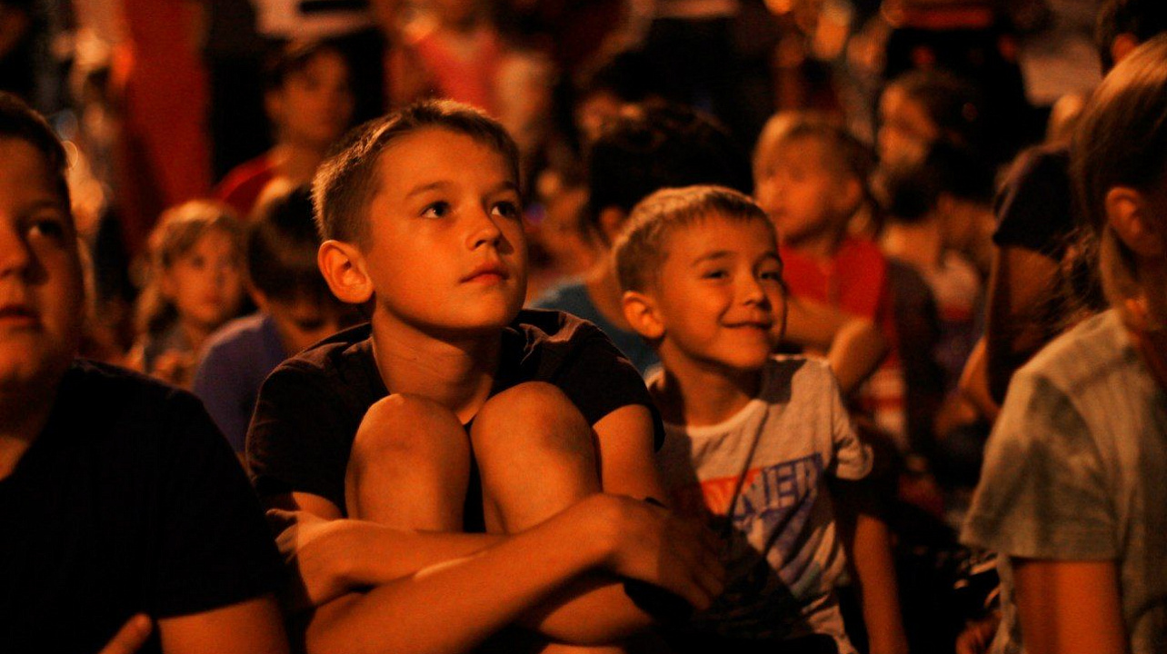 Акция «Кино нашего двора» состоялась в микрорайоне Молодежном