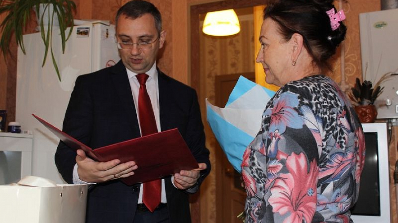 Председатель органа ТОС Центрального округа отметила 65-летний юбилей