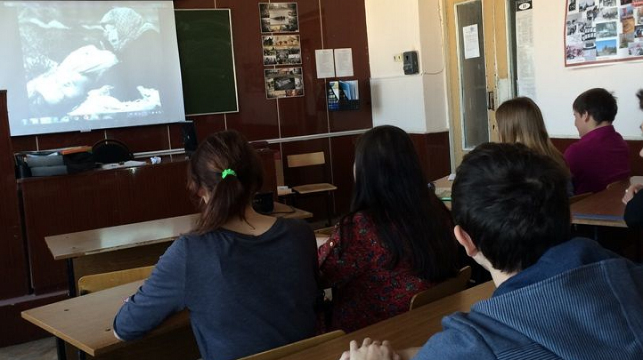 Для студентов Краснодарского торгово-экономического колледжа провели урок  о блокадном Ленинграде