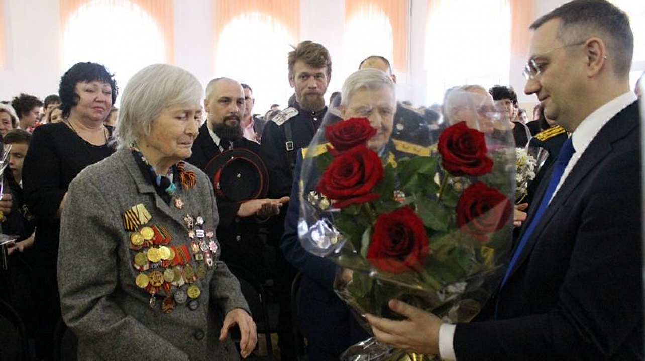 Сегодня в Центральном округе чествовали участников Сталинградской битвы