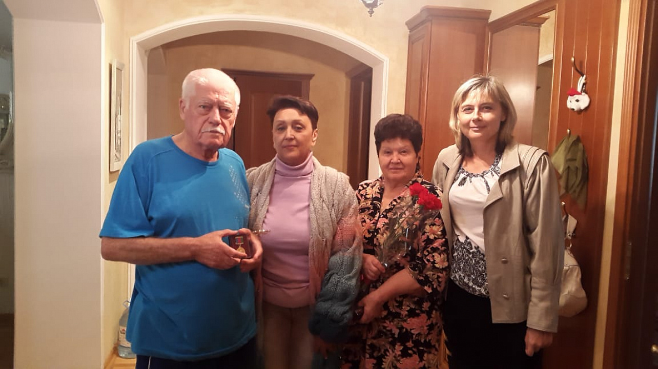 Ветеранам Прикубанского округа вручили медали в честь годовщины освобождения Краснодарского края и завершения битвы за Кавказ