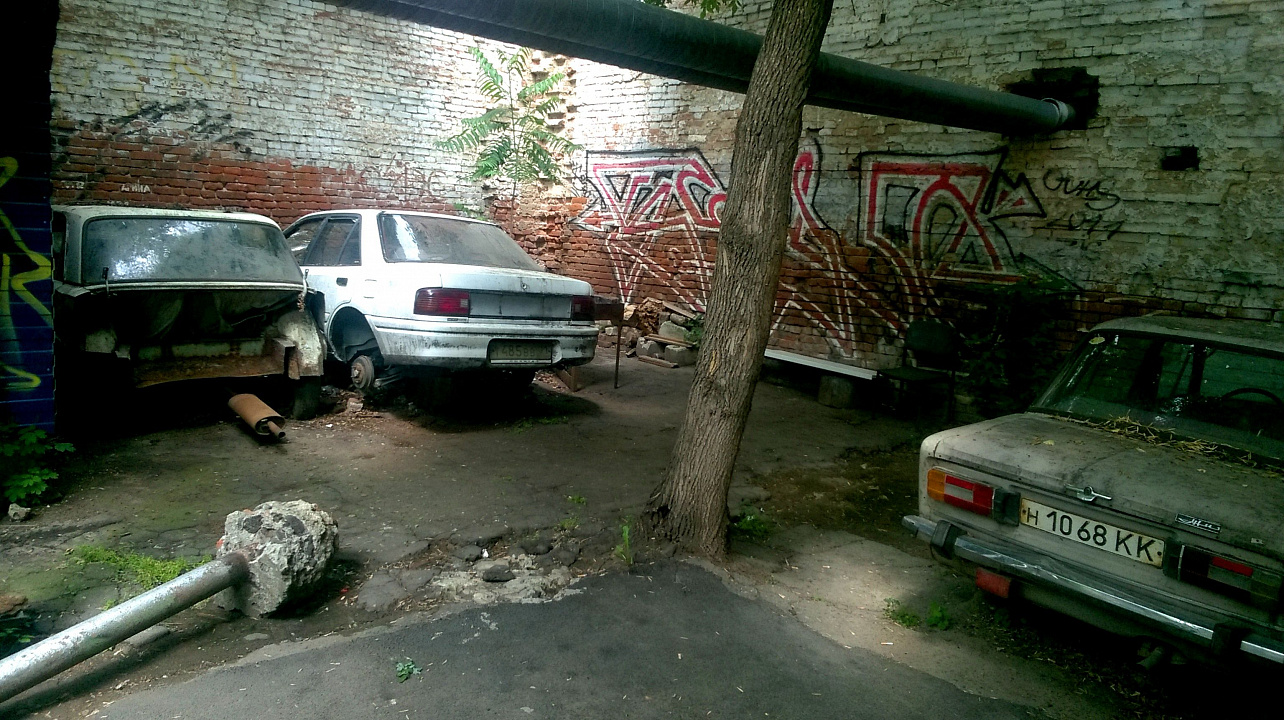 В Западном округе прошёл рейд по выявлению брошенных транспортных средств